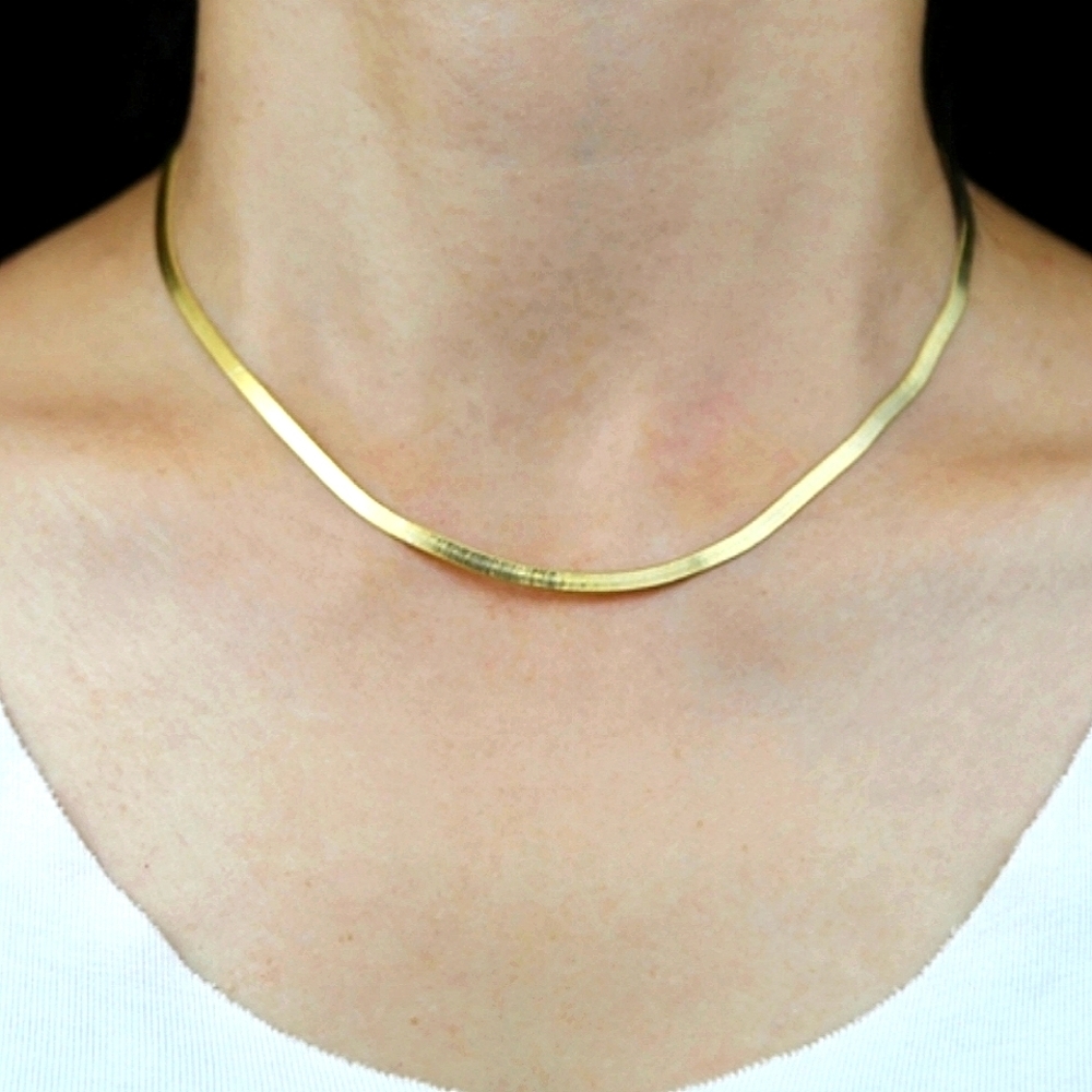 Elegant Gold Necklace